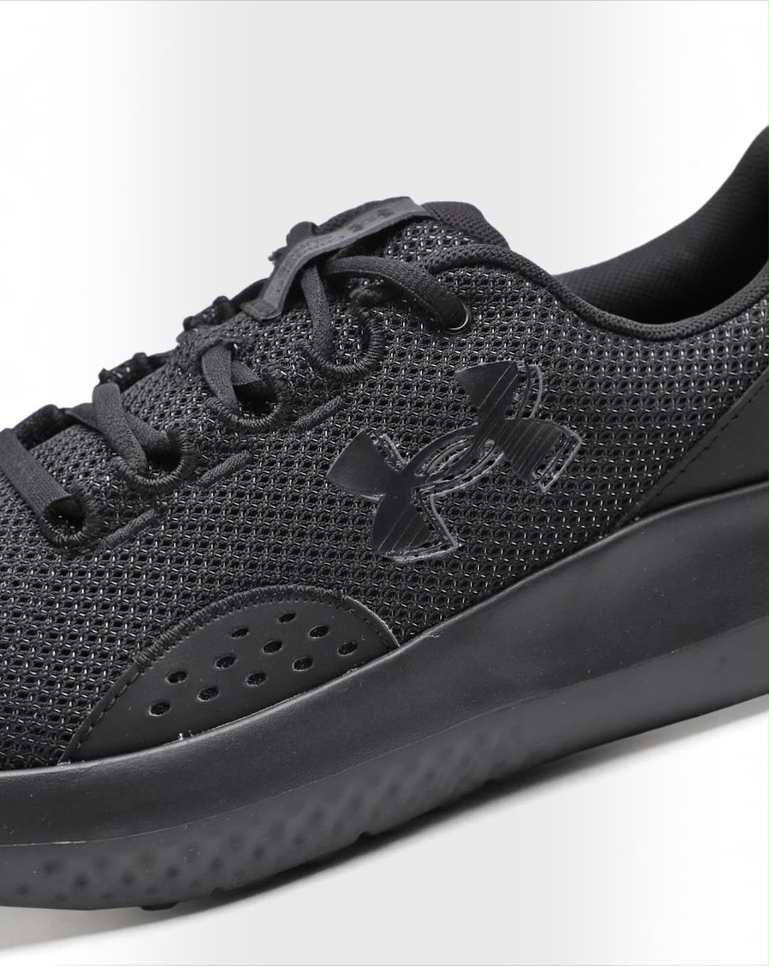 Tenis under armour Charged surge 4