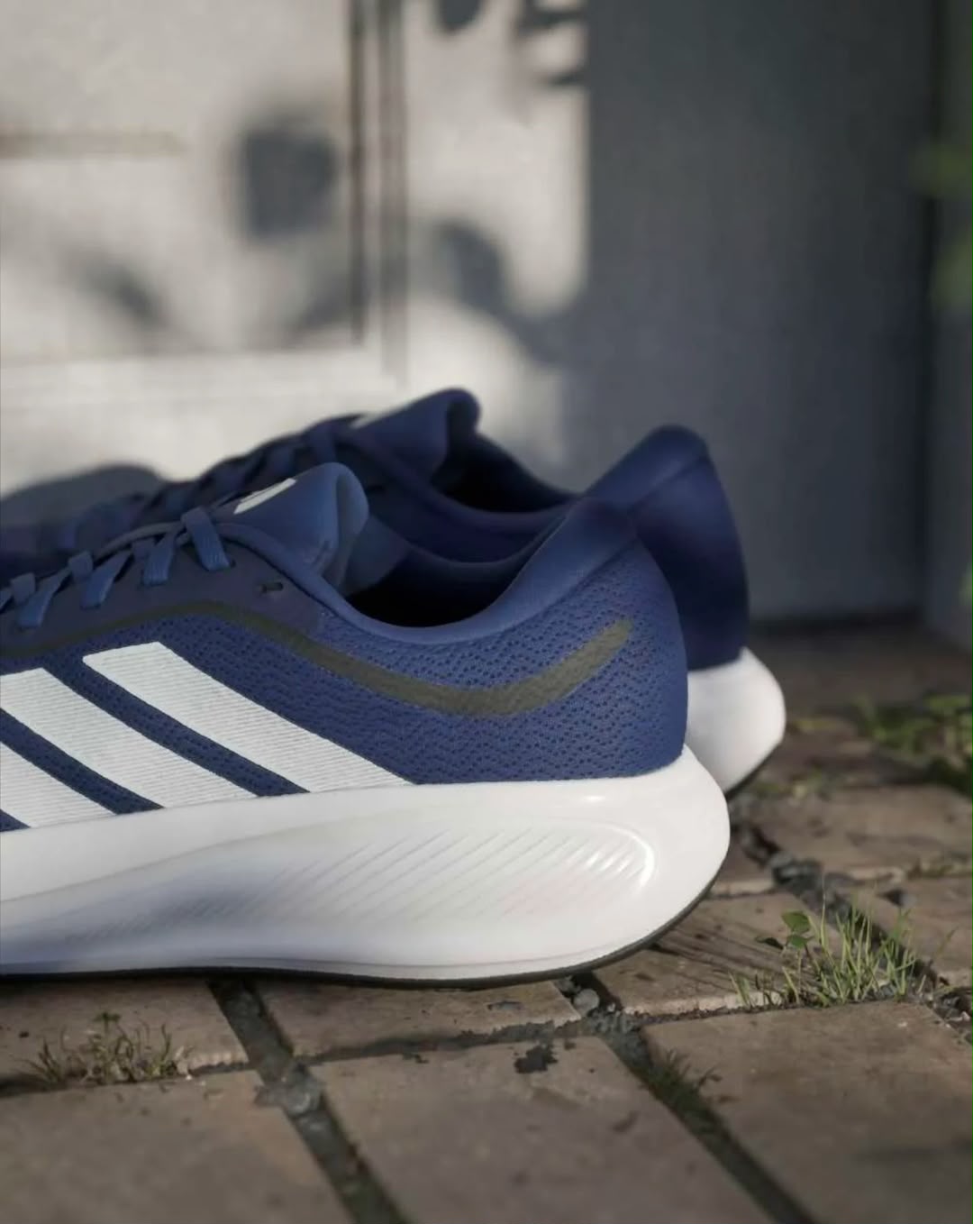 Tenis adidas response