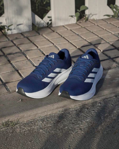 Tenis adidas response